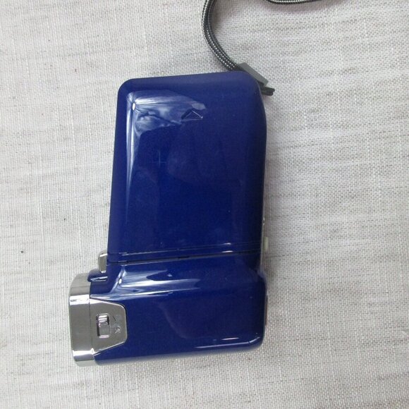 Insignia‎ HD Digital Camcorder Camera Blue LCD Display With Charger NS-DV720P - Picture 8 of 8